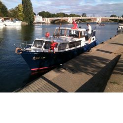 This Boat for sale is a 
KEMPERS (DUTCH), 
KAMPALA, 
Used, 
Power Cruisers, 
9.30, 
Metre