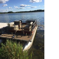 This Boat for sale is a 
Sun Seeker, 
Pontoon Boat, 
Used, 
Power Cruisers, 
24.00, 
Feet