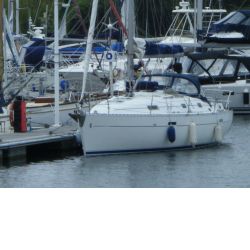 This Boat for sale is a benetue, Oceanis 331, Used, Sailing Boats, 34.00 Feet